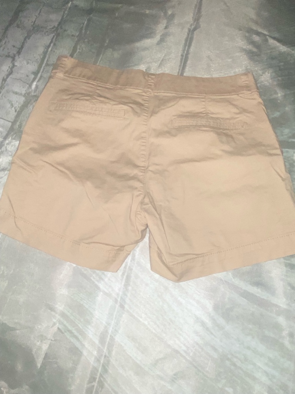 Old Navy Women’s Flat Front Shorts - Khaki - Picture 4 of 4
